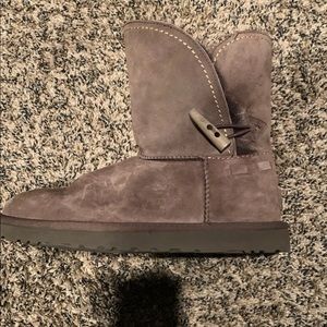 Brown Ugg boots never Worn